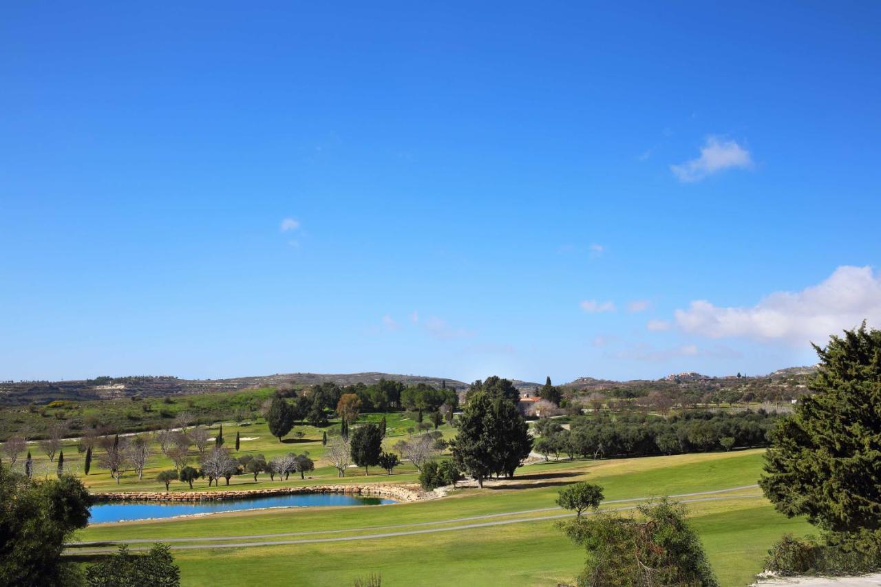 Minthis Resort Cáda Kültér fotó Golf course in Cyprus