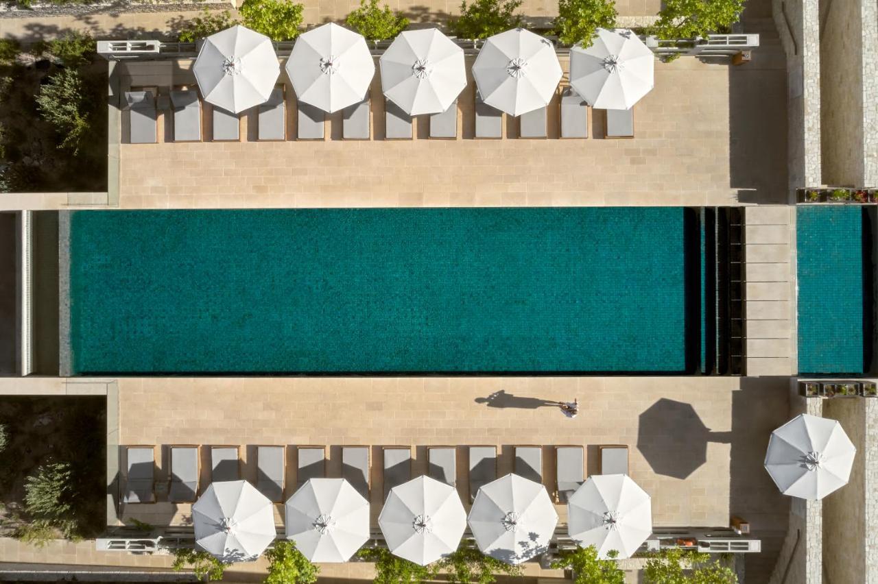 Minthis Resort Cáda Kültér fotó Aerial view of the pool at the Hotel
